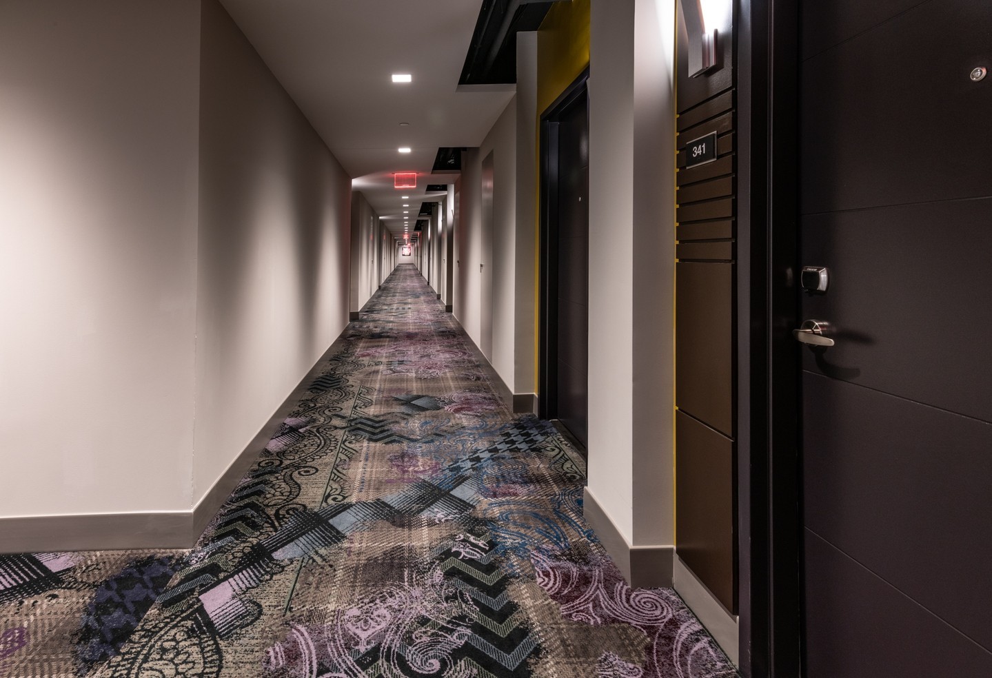 Corridors with personality. @aveconhapts